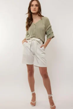 Daphne short