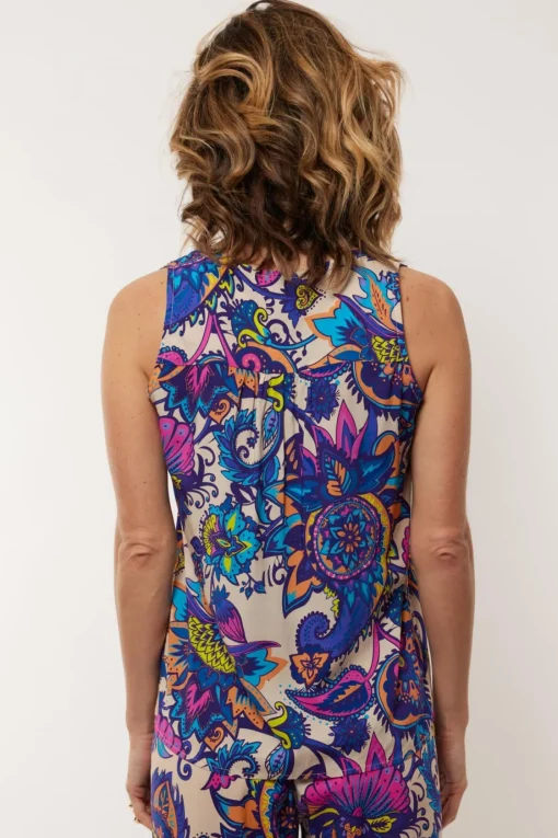 Dominica top