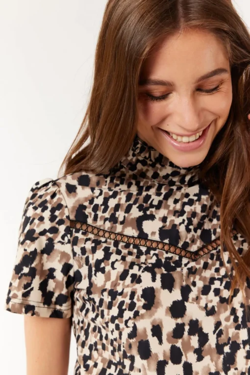 Latoya top