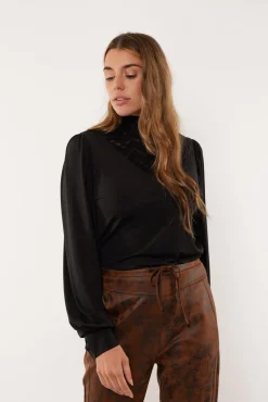 Rosa top